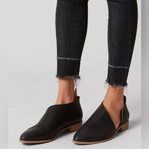 Mi,im asymmetrical boot in gray